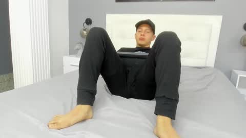 Snapshot of luke_julien chatting on March 2025 07:29:02 PM Luke Julien online show from March 2025 07:29:02 PM