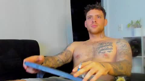 Snapshot of lukeglanton17 chatting on November 2025 05:40:01 AM Luke online show from November 2025 05:40:01 AM