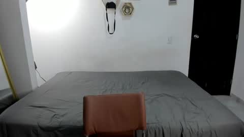 luky_bloo online show from June 2026 12:39:01 PM