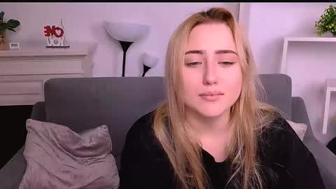 Lily online show from March 2026 10:15:02 PM