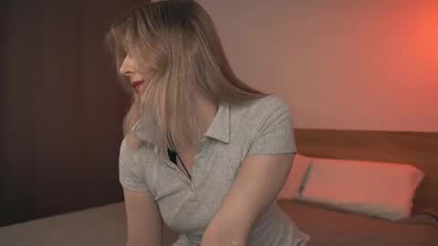 lulu_lovett online show from March 2025 12:28:01 PM