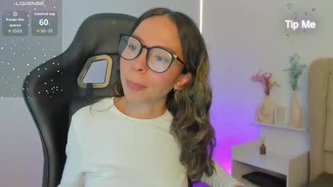 luluuberry online show from November 2025 03:34:01 PM