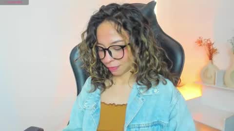 luluuberry online show from December 2025 04:46:01 PM