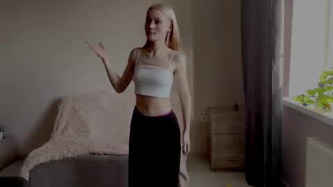 lumpyamsonia online show from November 2025 07:33:02 AM