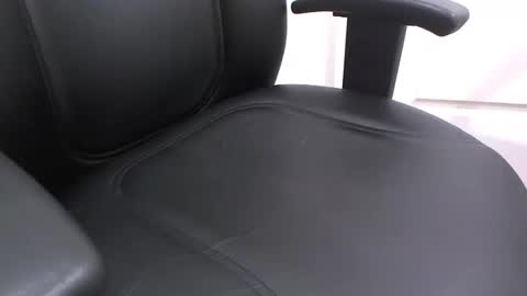 Snapshot of lun_cum chatting on December 2025 07:52:01 PM lun_cum online show from December 2025 07:52:01 PM