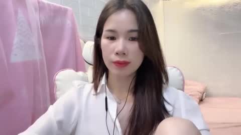 Luna online show from April 2026 05:32:02 AM