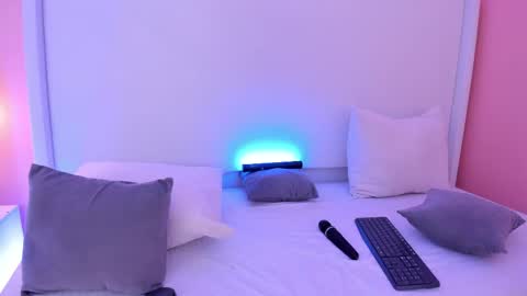 Luna online show from April 2026 05:16:01 PM