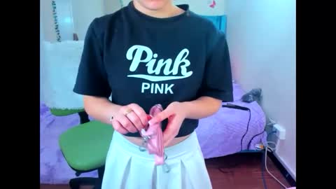 luna_analya online show from October 2025 03:42:01 PM