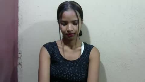 Laura online show from May 2026 03:44:01 AM
