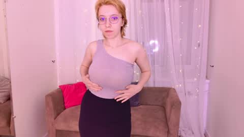 luna_cold online show from May 2026 07:46:02 AM