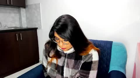 luna  online show from February 2025 11:22:02 AM