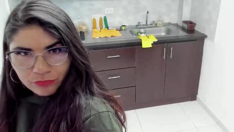 luna  online show from September 2025 12:48:01 PM