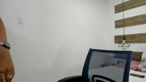 luna  online show from October 2025 11:18:01 AM