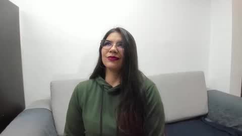 luna  online show from December 2025 11:08:02 AM