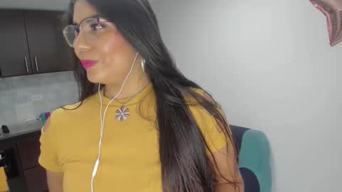 Snapshot of luna_dumont chatting on March 2026 11:06:01 AM luna online show from March 2026 11:06:01 AM