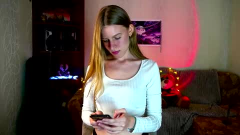 luna_evan online show from October 2025 09:57:02 AM