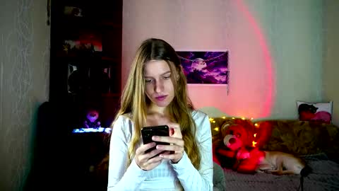 luna_evan online show from October 2025 07:54:01 AM