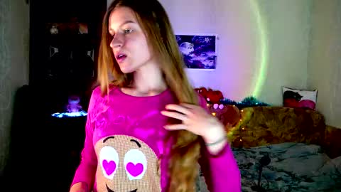 luna_evan online show from December 2025 07:28:02 AM