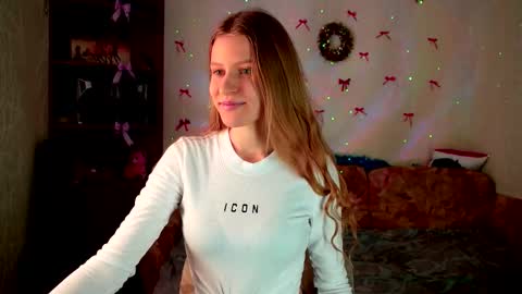 luna_evan online show from February 2026 09:19:02 AM