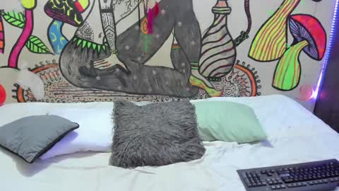 luna_gc online show from December 2024 02:27:02 AM