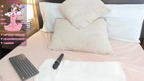 luna_kiss18 online show from June 2026 05:28:01 PM