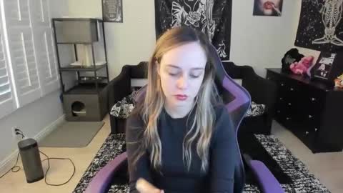 Luna online show from January 2026 07:50:02 PM