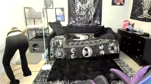 Luna online show from March 2026 11:00:02 PM