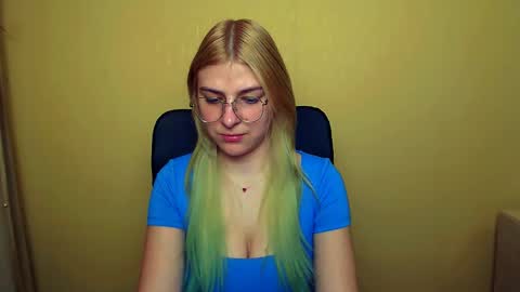 Luna online show from January 2025 11:44:02 AM