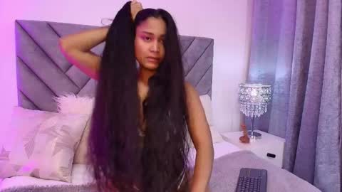 luna_queen7 online show from April 2026 12:29:02 PM