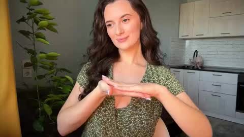 Snapshot of luna_raee chatting on September 2025 07:55:02 AM luna_raee online show from September 2025 07:55:02 AM