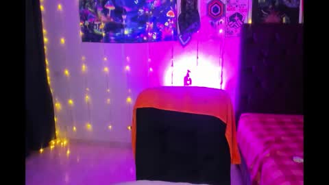 MISS LUNA  online show from January 2026 04:09:01 PM