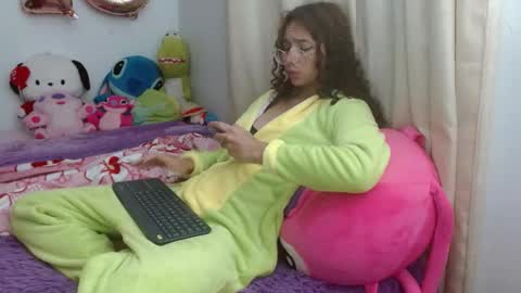 luna_rios69 online show from February 2026 05:14:01 AM