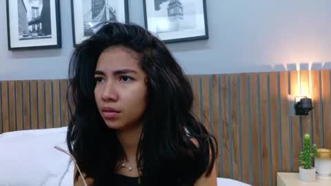 LUNA  online show from January 2026 01:37:02 PM