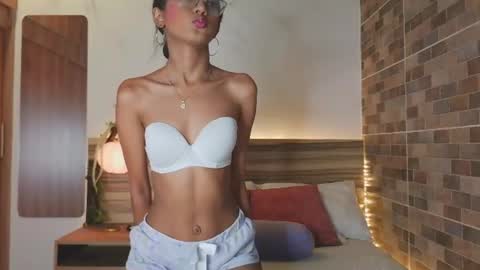luna_valen online show from June 2026 07:27:02 PM
