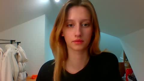 L U N A  online show from December 2024 02:49:02 PM