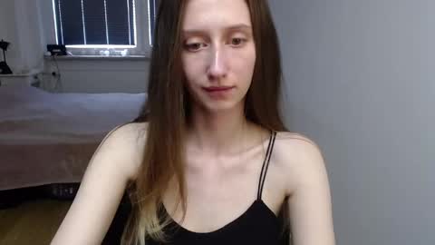 L U N A  online show from May 2026 05:46:02 AM