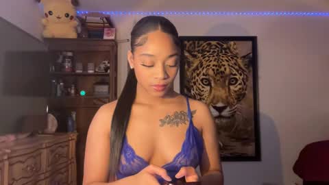 lunaa_11 online show from February 2025 10:06:02 PM