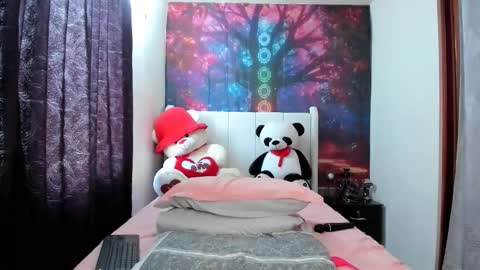 lunaa mayer online show from February 2026 01:45:02 PM