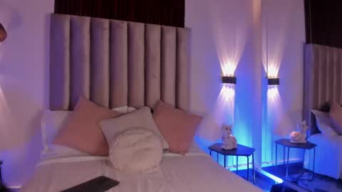 Snapshot of lunaa_moonn chatting on May 2026 08:15:01 PM lunaa_moonn online show from May 2026 08:15:01 PM