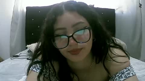 lunaa_sub online show from February 2025 09:53:02 PM