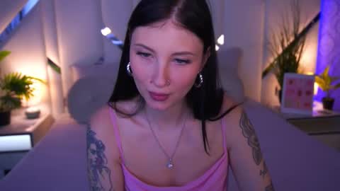 lunaamay online show from February 2026 08:24:07 AM