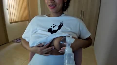 Snapshot of lunabelu_xr chatting on October 2025 03:35:02 PM lunabelu_xr online show from October 2025 03:35:02 PM