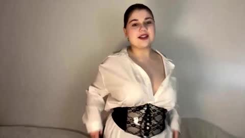 Snapshot of lunablakes chatting on February 2026 08:10:01 AM Luna online show from February 2026 08:10:01 AM