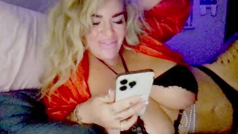 Snapshot of lunadaddysgirl chatting on November 2025 08:15:01 AM Luna Daddys Girl online show from November 2025 08:15:01 AM