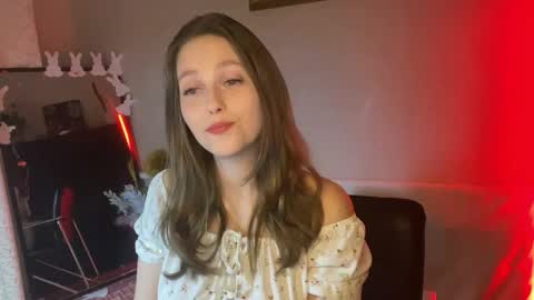 Snapshot of lunafeather chatting on April 2026 05:58:01 PM lunafeather online show from April 2026 05:58:01 PM