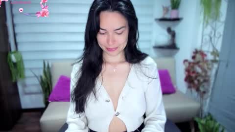 Luna online show from September 2025 03:05:01 AM