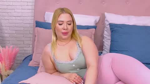 LunaHouston online show from January 2026 07:11:01 PM