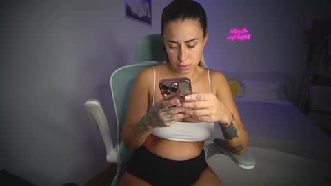 Laura online show from November 2025 11:53:01 AM