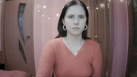 lunamystique_ online show from January 2025 01:41:01 PM
