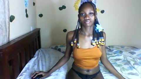 lunanior online show from July 2026 11:11:02 PM